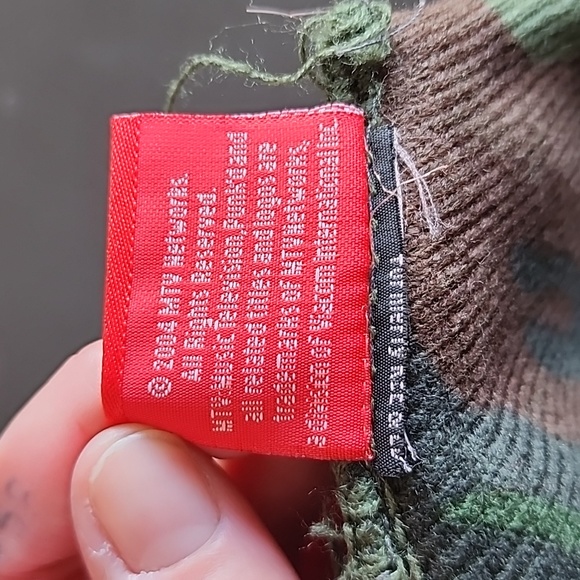 Unisex winter hat - army print from Ashton Kutchers show 'punk'd' - Picture 6 of 6